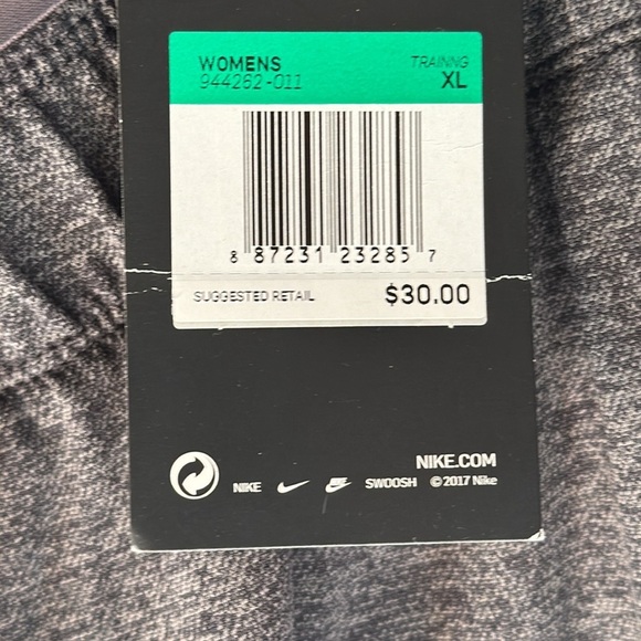 Nike Women’s Athletic Shorts Heather Gray Size XL - Picture 4 of 4